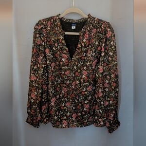 ✨ Old Navy Black Floral Blouse
